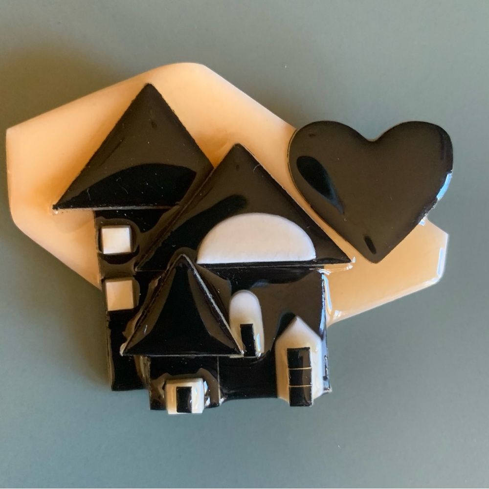 House Pins by Lucinda Pin Heart Black Cream